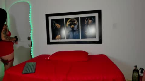 Snapshot of iskracanela chatting on 01-13-26, 03:23 iskracanela online show from 01-13-26, 03:23