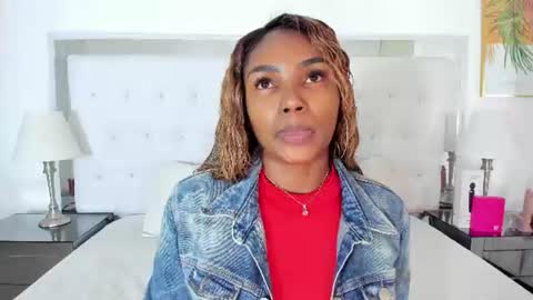 Snapshot of isla_scott chatting on 06-14-26, 11:23 Vanessa online show from 06-14-26, 11:23