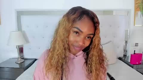 Snapshot of isla_scott chatting on 06-23-26, 11:30 Vanessa online show from 06-23-26, 11:30