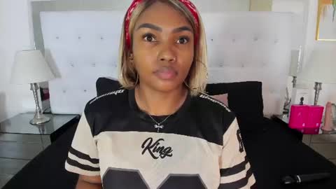 Snapshot of isla_scott chatting on 07-08-26, 11:26 Vanessa online show from 07-08-26, 11:26