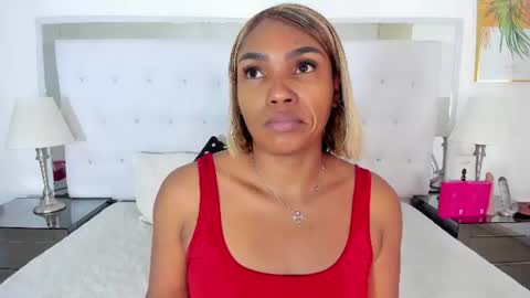 Snapshot of isla_scott chatting on 07-12-26, 11:34 Vanessa online show from 07-12-26, 11:34