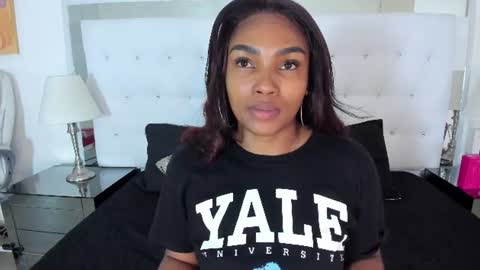 Snapshot of isla_scott chatting on 07-14-26, 11:27 Vanessa online show from 07-14-26, 11:27