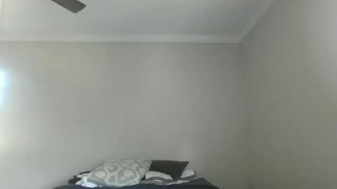 island625103 online show from 09-15-25, 03:34