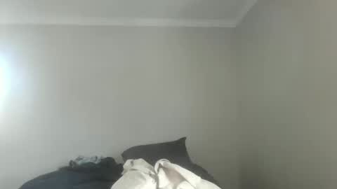 island625103 online show from 10-17-25, 03:47