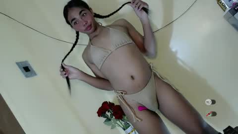 Snapshot of island_girlxxx chatting on 06-16-26, 12:30 Alona online show from 06-16-26, 12:30