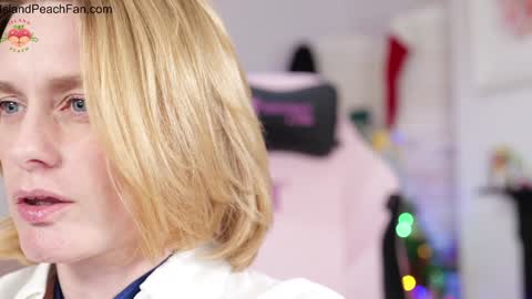 Lou  Peaches online show from 12-20-25, 03:08