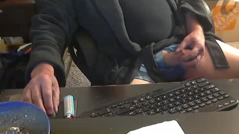 Snapshot of islandduke chatting on 12-07-24, 01:51 Duke online show from 12-07-24, 01:51