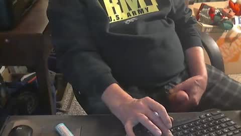 Snapshot of islandduke chatting on 01-06-25, 04:02 Duke online show from 01-06-25, 04:02