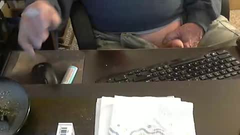 Snapshot of islandduke chatting on 01-13-25, 12:02 Duke online show from 01-13-25, 12:02