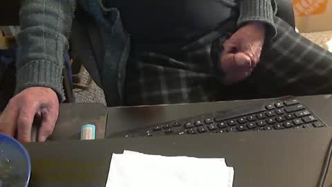 Snapshot of islandduke chatting on 02-10-25, 09:04 Duke online show from 02-10-25, 09:04