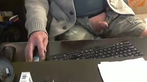 Snapshot of islandduke chatting on 02-12-25, 11:29 Duke online show from 02-12-25, 11:29