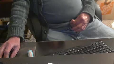 Snapshot of islandduke chatting on 02-18-25, 01:32 Duke online show from 02-18-25, 01:32