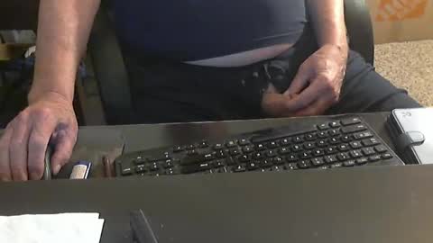 Snapshot of islandduke chatting on 10-12-25, 03:22 Duke online show from 10-12-25, 03:22