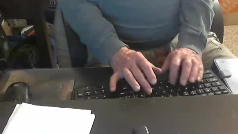 Snapshot of islandduke chatting on 10-22-25, 12:05 Duke online show from 10-22-25, 12:05