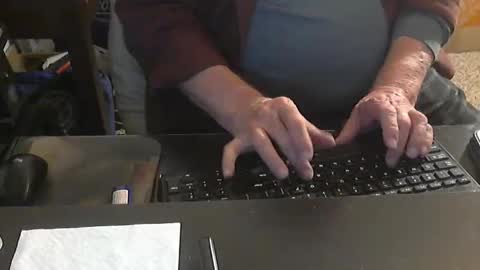 Snapshot of islandduke chatting on 10-25-25, 05:08 Duke online show from 10-25-25, 05:08