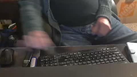 Snapshot of islandduke chatting on 12-17-25, 11:44 Duke online show from 12-17-25, 11:44