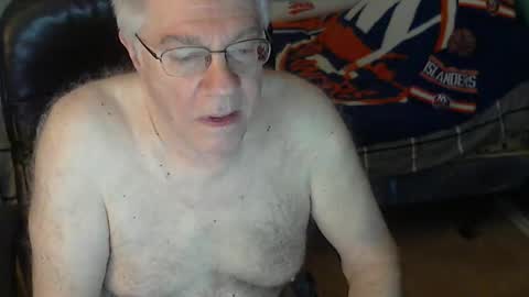 islesman22 online show from 04-25-26, 09:45