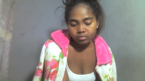 Snapshot of ismayrah chatting on 06-08-26, 12:14 ismayrah online show from 06-08-26, 12:14
