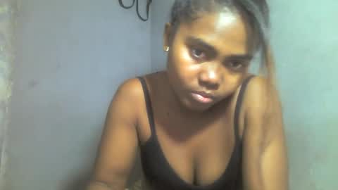 Snapshot of ismayrah chatting on 06-12-26, 08:02 ismayrah online show from 06-12-26, 08:02