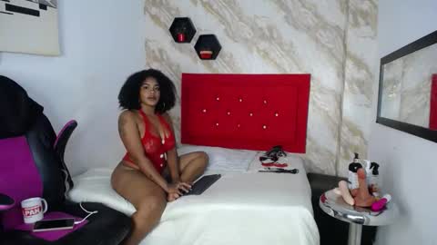 Snapshot of issa__love chatting on 11-21-25, 12:37 issa online show from 11-21-25, 12:37