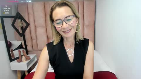 ISSA MILF online show from 03-25-26, 01:28