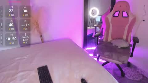 Snapshot of issabella_grey chatting on 10-01-25, 06:47 Isa Goddes online show from 10-01-25, 06:47