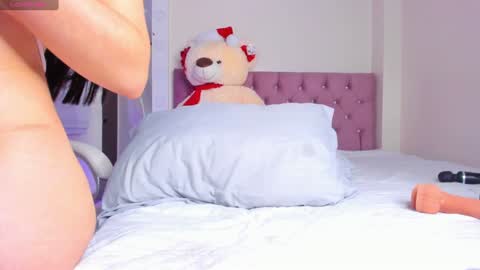 Isa  online show from 12-21-24, 06:19