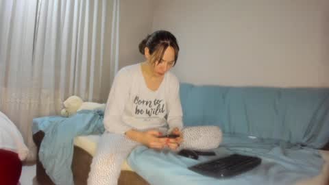 Snapshot of issabelle_69 chatting on 02-03-25, 05:40 Issabelle online show from 02-03-25, 05:40