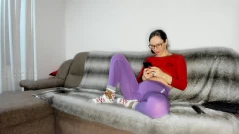 Snapshot of issabelle_69 chatting on 02-08-25, 11:01 Issabelle online show from 02-08-25, 11:01