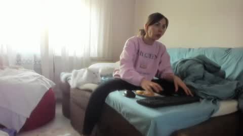 Snapshot of issabelle_69 chatting on 02-24-25, 06:16 Issabelle online show from 02-24-25, 06:16