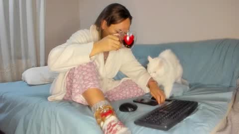 Issabelle online show from 10-01-25, 05:35