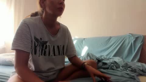 Snapshot of issabelle_69 chatting on 07-06-26, 04:42 Issabelle online show from 07-06-26, 04:42