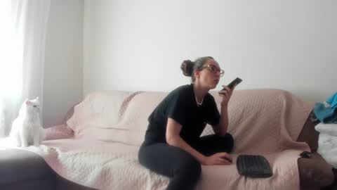 Snapshot of issabelle_69 chatting on 07-15-26, 07:46 Issabelle online show from 07-15-26, 07:46