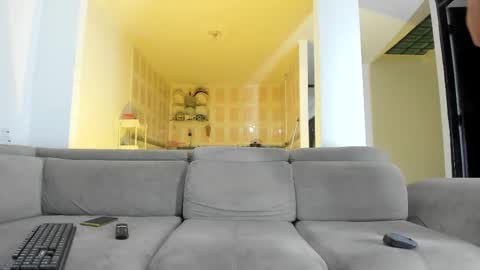 Isabella  online show from 12-19-25, 09:11