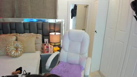 Iseey online show from 02-10-25, 03:35