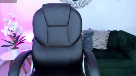 issi_loren online show from 02-26-26, 08:52