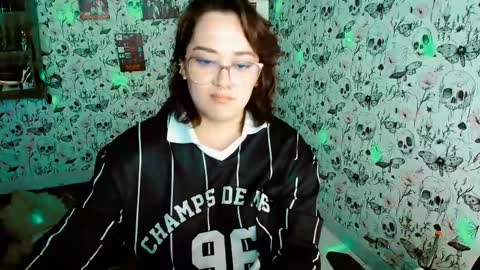 Yiz online show from 05-15-26, 11:56