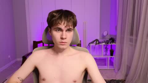 Maks online show from 12-30-24, 01:36