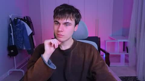 Maks online show from 02-13-25, 01:37