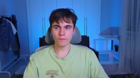 Maks online show from 02-17-25, 01:42