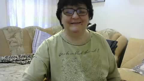 IsXLoves online show from 05-31-26, 11:17