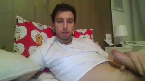 italian_boy_22 online show from 12-07-24, 03:52