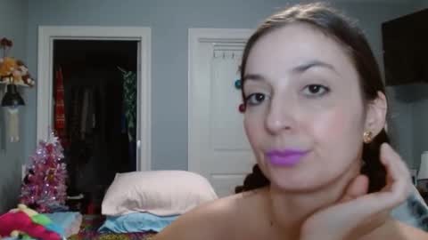 Bella Bloom online show from 12-30-24, 06:09