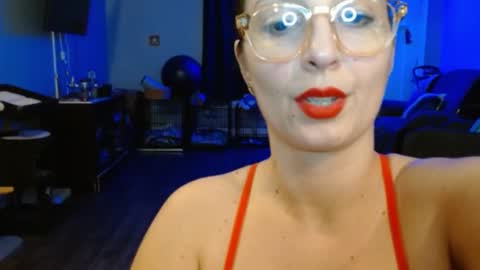 Bella Bloom online show from 02-02-25, 06:15
