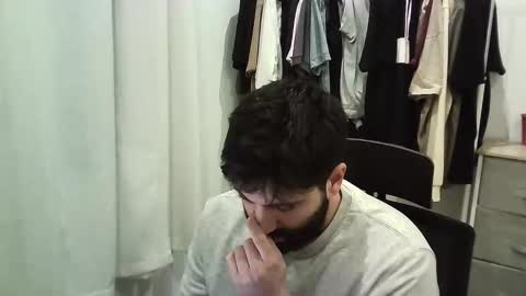 italianboybcn online show from 12-13-25, 10:48