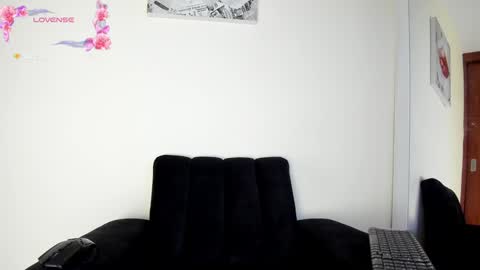 Snapshot of its__angelica_ chatting on 01-27-25, 09:33 Angelica online show from 01-27-25, 09:33