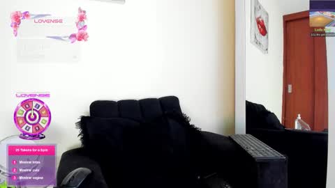 Snapshot of its__angelica_ chatting on 11-29-25, 08:34 Angelica online show from 11-29-25, 08:34