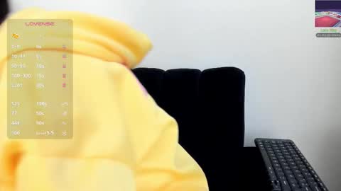 Snapshot of its__angelica_ chatting on 01-14-26, 06:35 Angelica online show from 01-14-26, 06:35