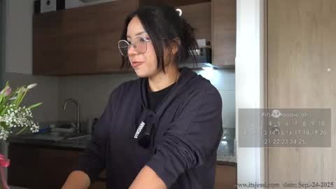 Jessi online show from 09-24-25, 08:23