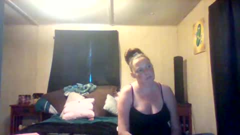 Snapshot of its_kimber chatting on 04-25-26, 04:04 its kimber online show from 04-25-26, 04:04